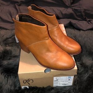 Toms Leather booties